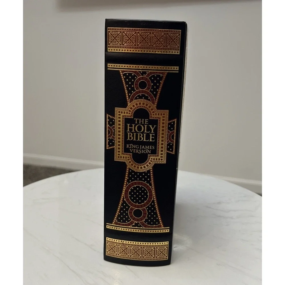 THE HOLY BIBLE King James Version‎ KJV Deluxe Illustrated Gustave Dore NEW